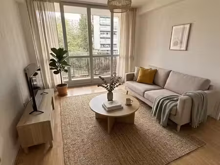 2 pièces  50 m²  lumineux avec balcon + place parking + cave - quartier tête d'or - tonkin