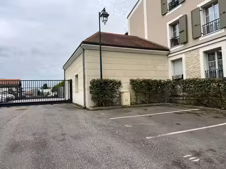 place de parking bièvres