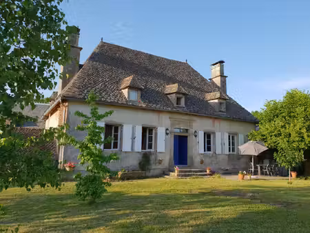 maison de caractère en pierre avec grand terrain – grange