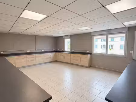 à louer – local professionnel de 46 m² – belleville-en-beaujolais
