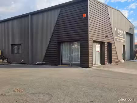 a louer local professionnel 110m²