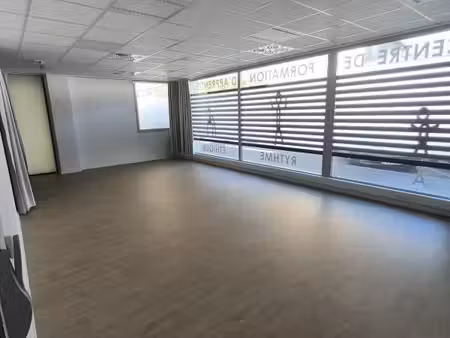 local commercial 241 m²