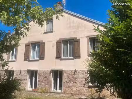 maison de caractère 120 m2 au coeur de luxeuil  jardin arboré et clos 375 m2. grenier  com