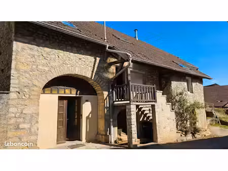 maison en pierre de caractère – 147 m² – 5 ch – cœur de bourg & grand terrain
