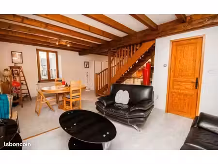 appartement t4 ■disposant de 3 chambres (dont 1 suite) à pontarlier