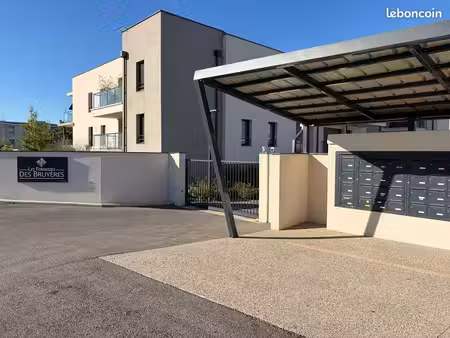 appartement t3 76m2 avec terrasse 18m2 et 2 garages motorisés avenue des bruyères