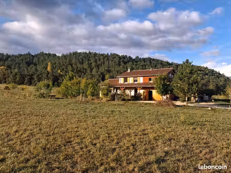 maison individuelle 154 m2  dont studio indépendant 32m2  avec terrain arboré 5000m2