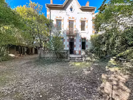maison 7 pièces 187 m²