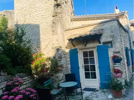 maison de village 87m2 avec terrasse - saint restitut