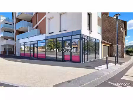 local commercial 93 m²