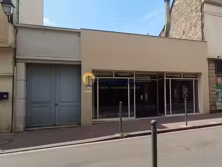 immeuble 2 pièces 220 m²
