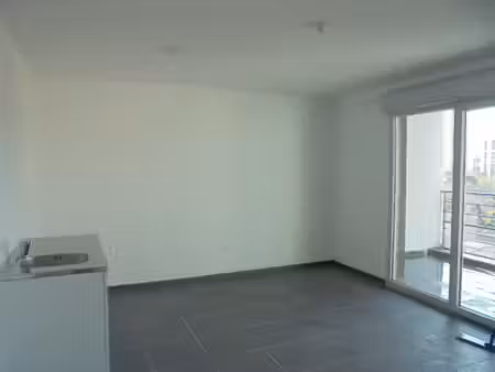 appartement marseille 3 pièce(s) 58.78 m2 + terrasse + place de parking