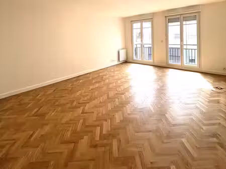 appartement rénové 4 pièces - 82 m2 - montigny-le-bx (centre village)