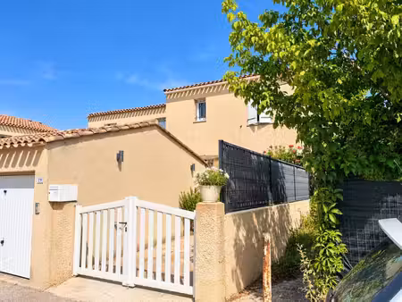luynes – maison meublée avec jardin et garage  à deux pas du village