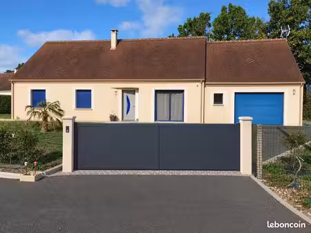 maison proche la loupe