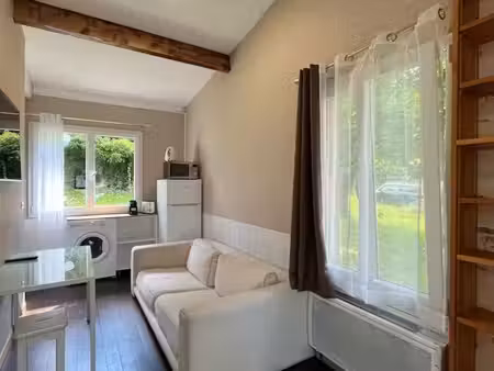 location moyen long terme 800 euros tout compris
