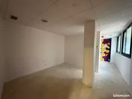 bureau 23 m²