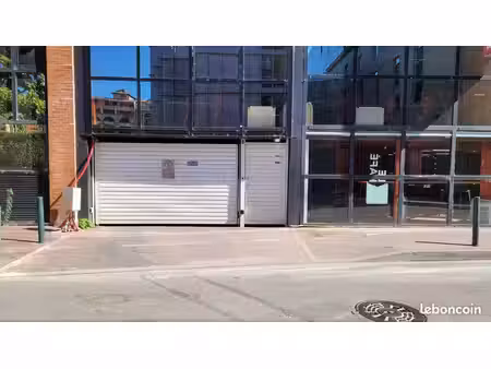 places de parking en sous-sol