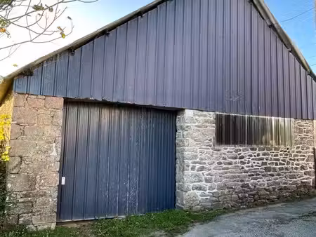 à louer – bâtiment en pierre de 100 m² – primeli