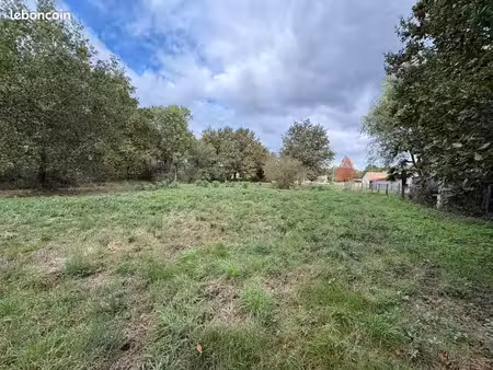 terrain 1 077 m² vensac