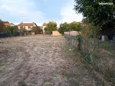 terrain à bâtir viabilisé d’environ 800m² avec permis de construire à toulouse