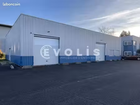 local d'activité 713 m²