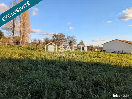 terrain 1003 m² saint-savin