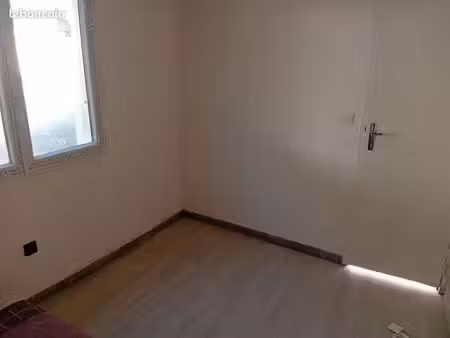 apparemment t2 location