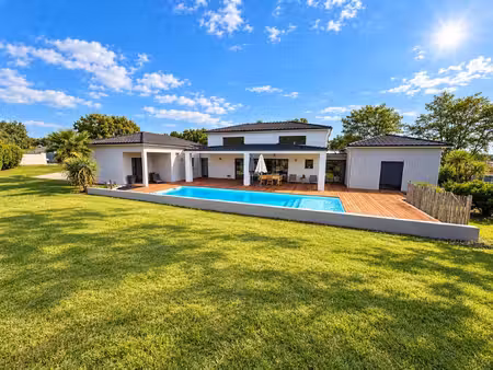 maison d'architecte de 185m² + piscine à casteljaloux