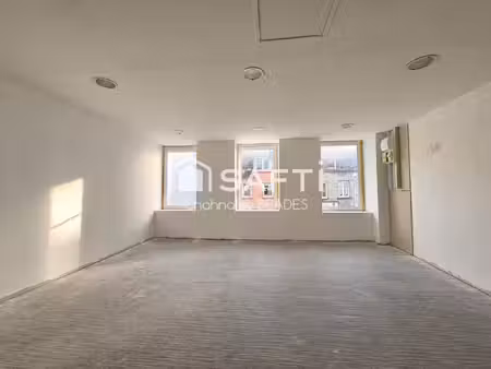 maison d'environ 118m2 partiellement rénovée à equeurdreville