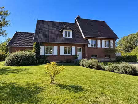 gruson – superbe maison d’architecte de 193 m² au cœur d’un écrin de verdure !