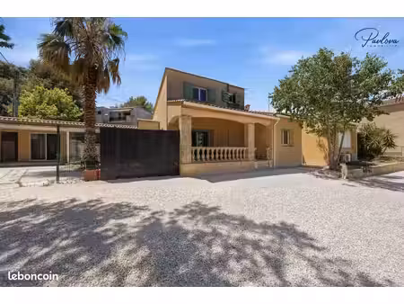 villa 5 pièces 160 m²