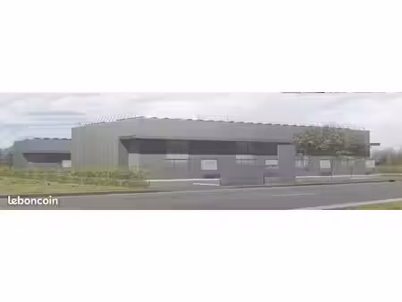 local d'activité 1 700 m²