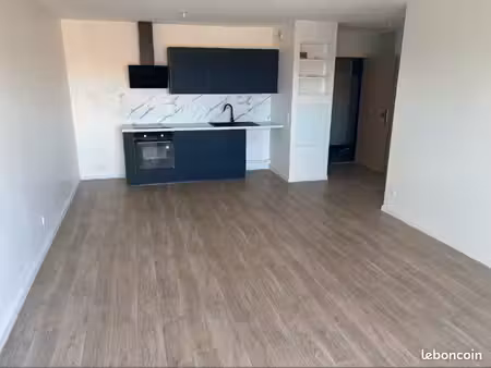 appartement t3 70 m²-dpe a- balcon-parking pmr-neuf