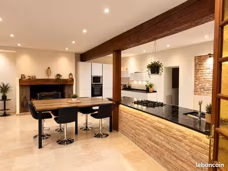 location maison de village de caractère de 300m2