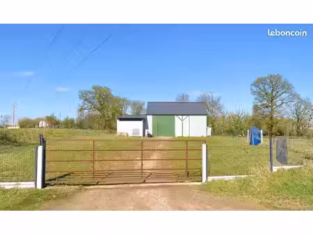 hangar de 200m2 à vendre sur terrain de 5000m2 - saint gilles