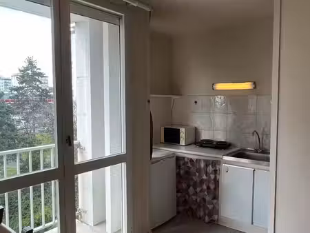 studio meuble 23 m2 /495 euros cc