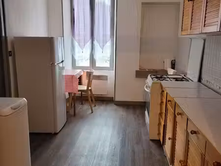 à vendre appartement t2 meublé 50m² centre ville la mure 75000 (loué 450/mois)