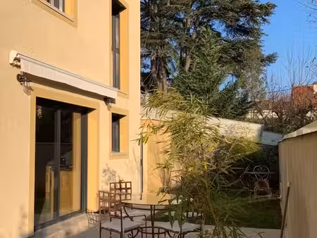 maison meublée dans une propriété individuelle avec accès privatif