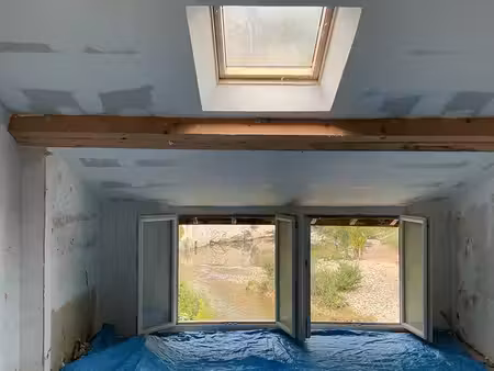 appartement/maison atypique 100m2 +terrasse à rénover