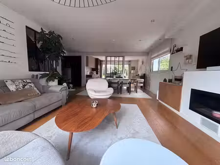 maison familiale 153 m2  décoration soignée  jardin  proche commodites