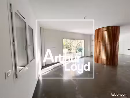 bureau 100 m²