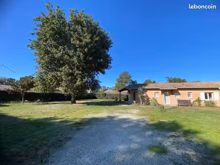 location maison 5 chambres avec piscine  garage et 2000m2 de terrain