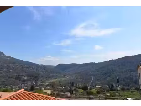 location maison 4 pièces 85 m² à le bar-sur-loup (06620)  1 325 €