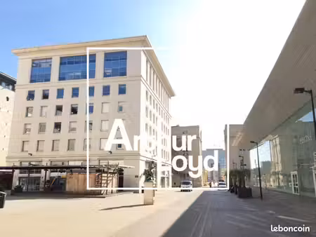 bureaux 937 m²