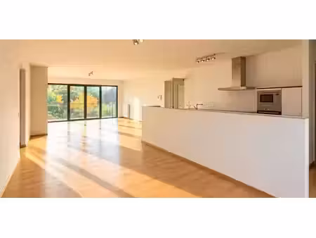 appartement à louer à uccle pour € 3.125 avec 3 chambres à coucher