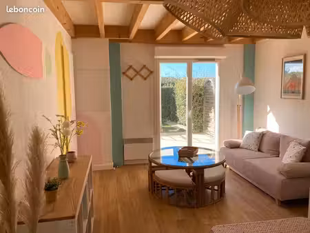 appartement rénové avec jardinet et piscine