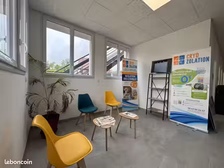 local 279 m² dole