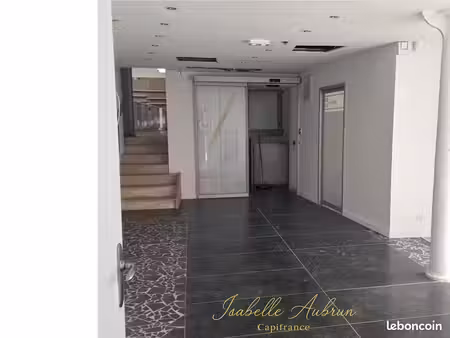 local commercial 207 m²
