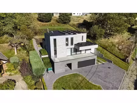 maison moderne  peb a  sur 22 ares au centre d’overijse